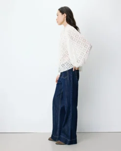 Blouse ample en dentelle boutonnée ivoire Anita