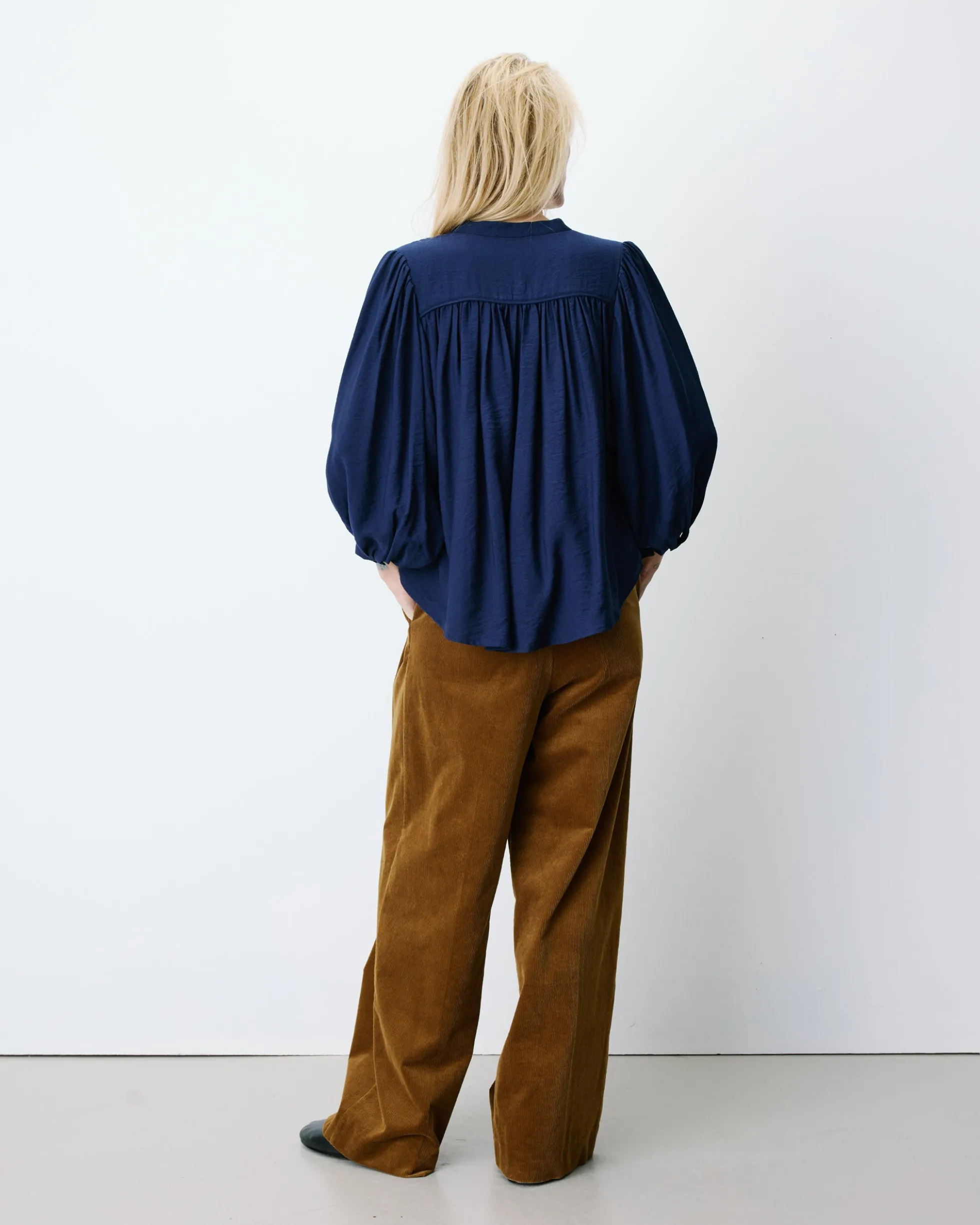 Blouse ample manches bouffantes 3/4 col V marine Auriane