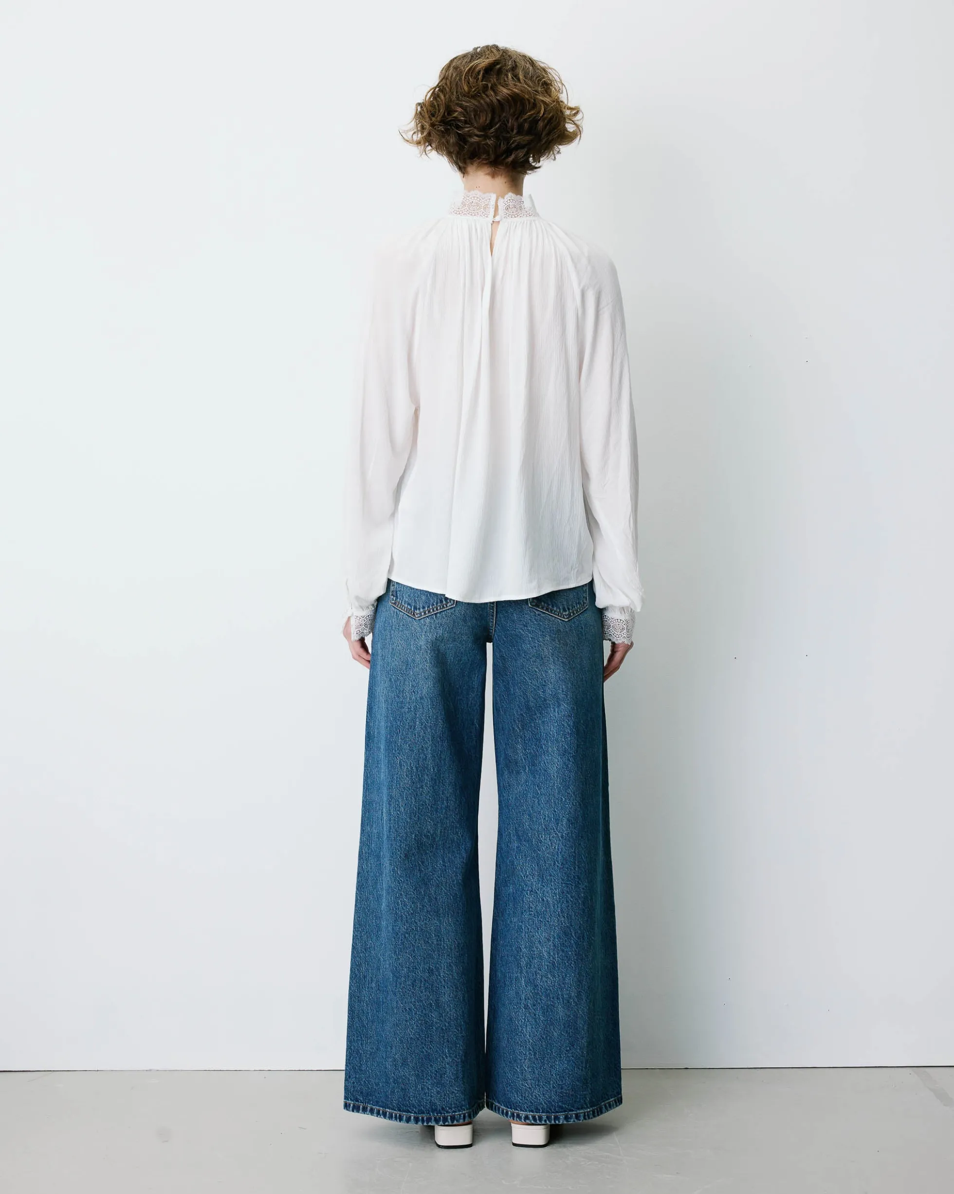 Blouse ample plissée col en dentelle ivoire Brietta