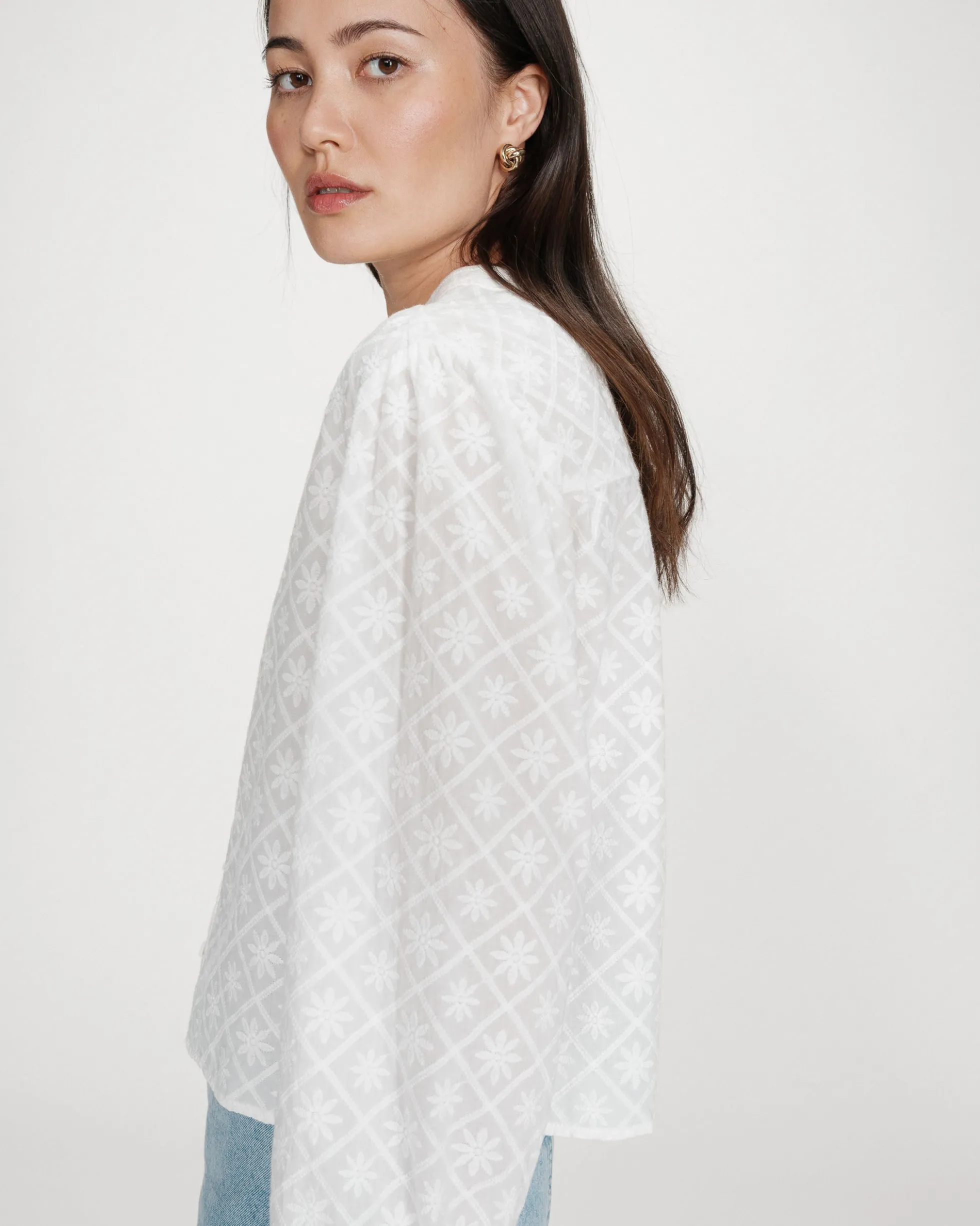 Blouse broderie anglaise col mao en coton ivoire Vandita