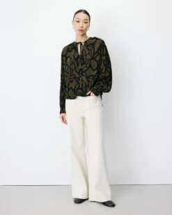 Blouse col V à imprimé géométrique kaki Ambrine