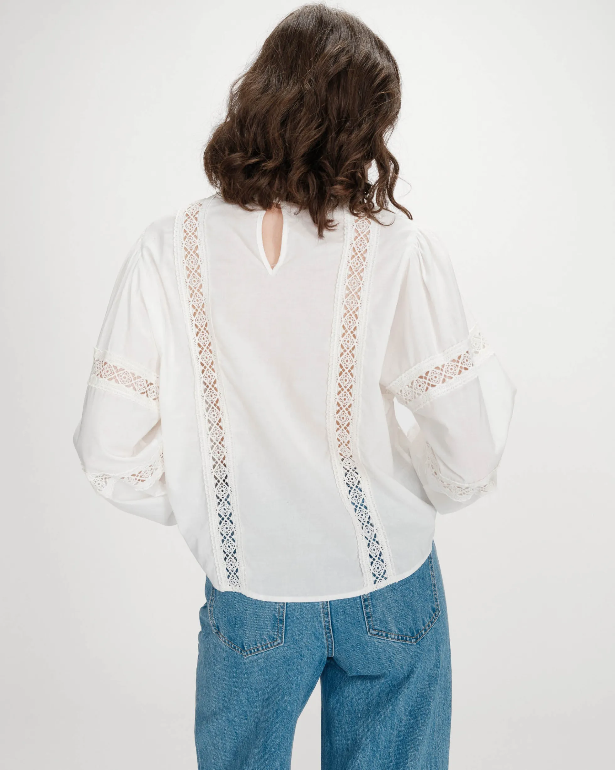 Blouse col à volants avec dentelle ivoire Velma