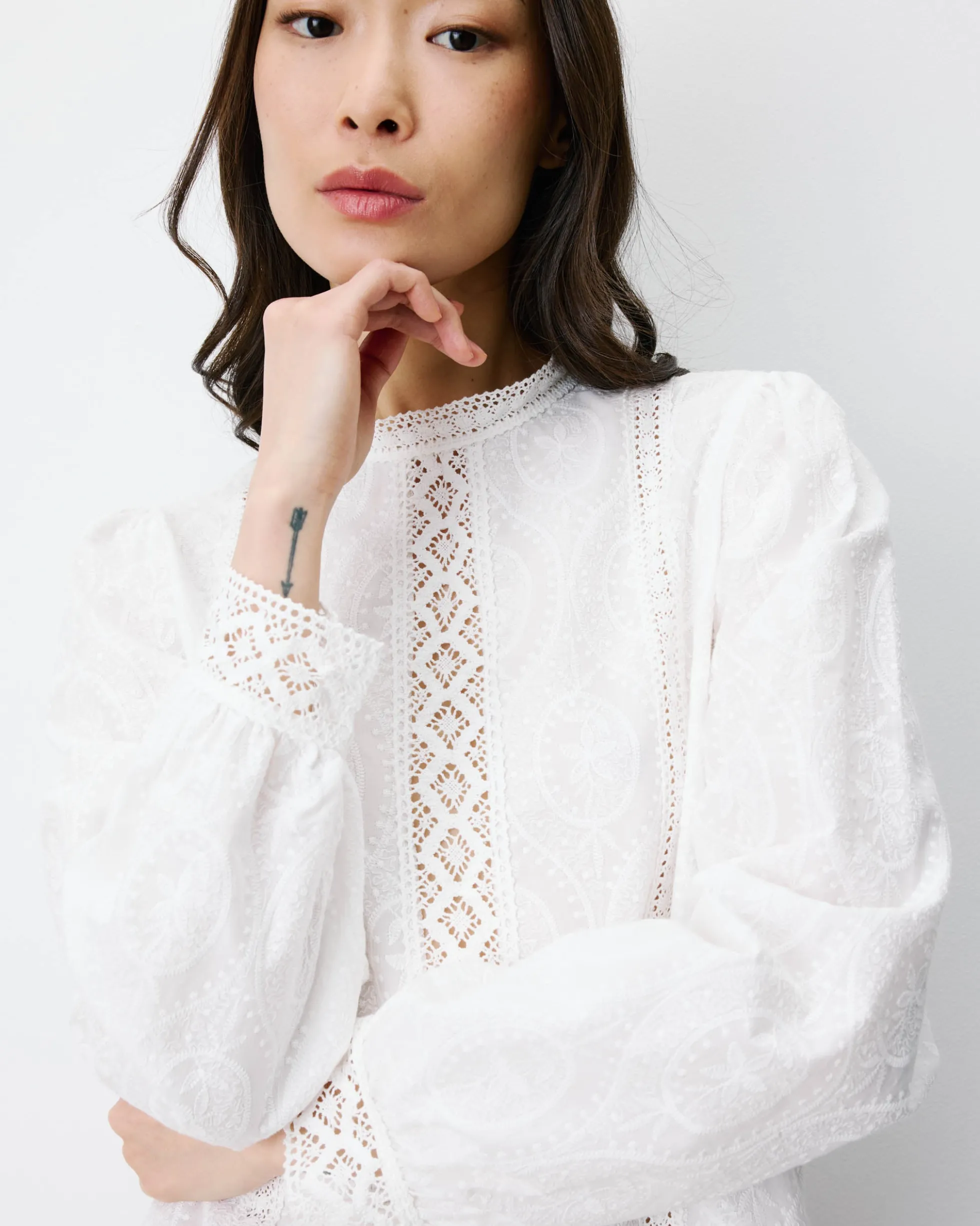 Blouse en broderie anglaise dos à nouer ivoire Abigail