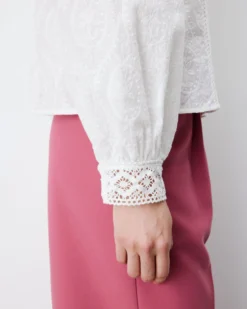 Blouse en broderie anglaise dos à nouer ivoire Abigail