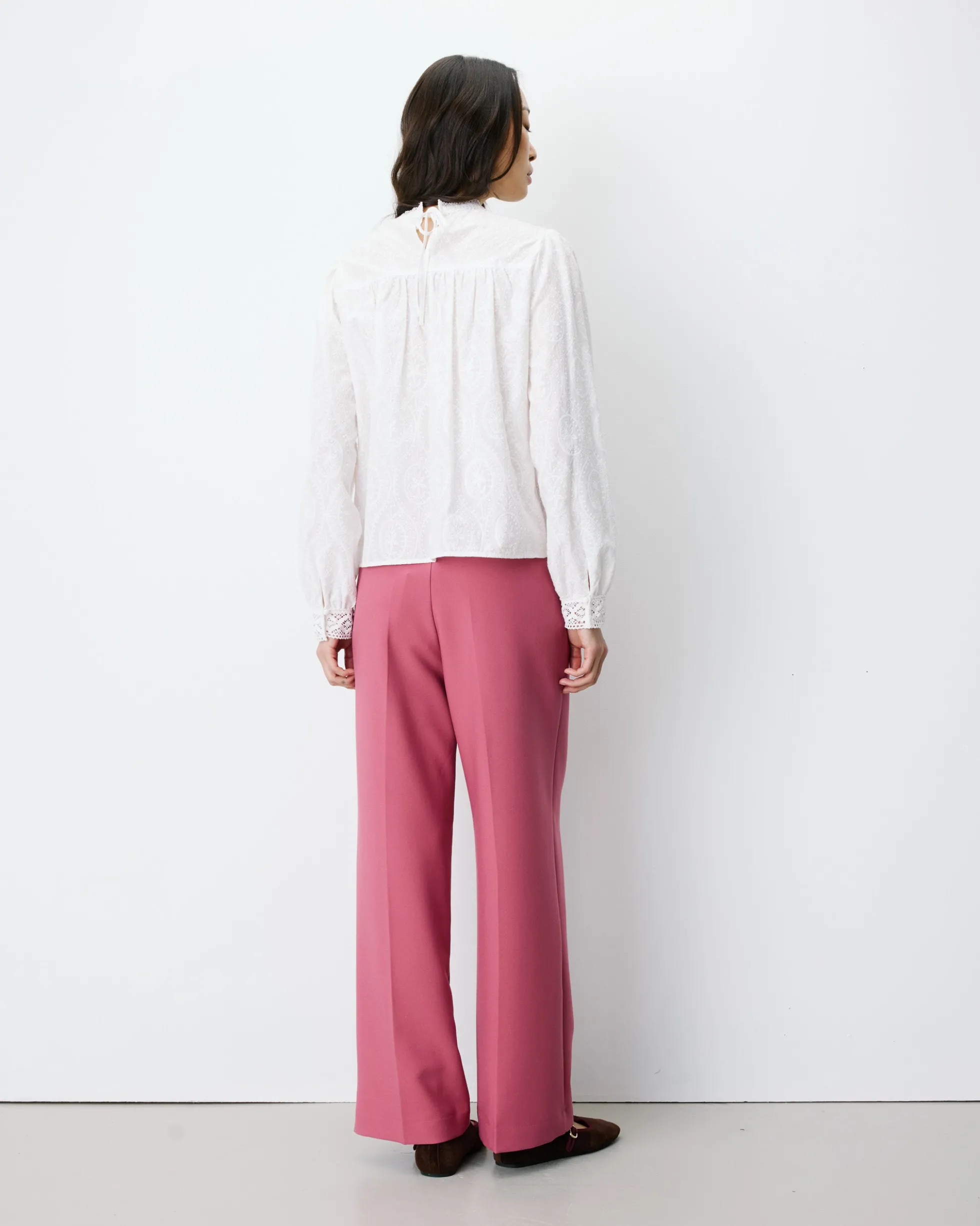 Blouse en broderie anglaise dos à nouer ivoire Abigail