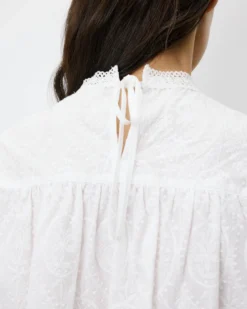 Blouse en broderie anglaise dos à nouer ivoire Abigail