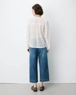 Blouse en dentelle col V manches longues ivoire Aurora