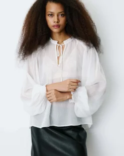 Blouse fluide transparente en mousseline lurex ecru Belinda