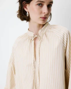 Blouse à rayures col mao à nouer beige Albane