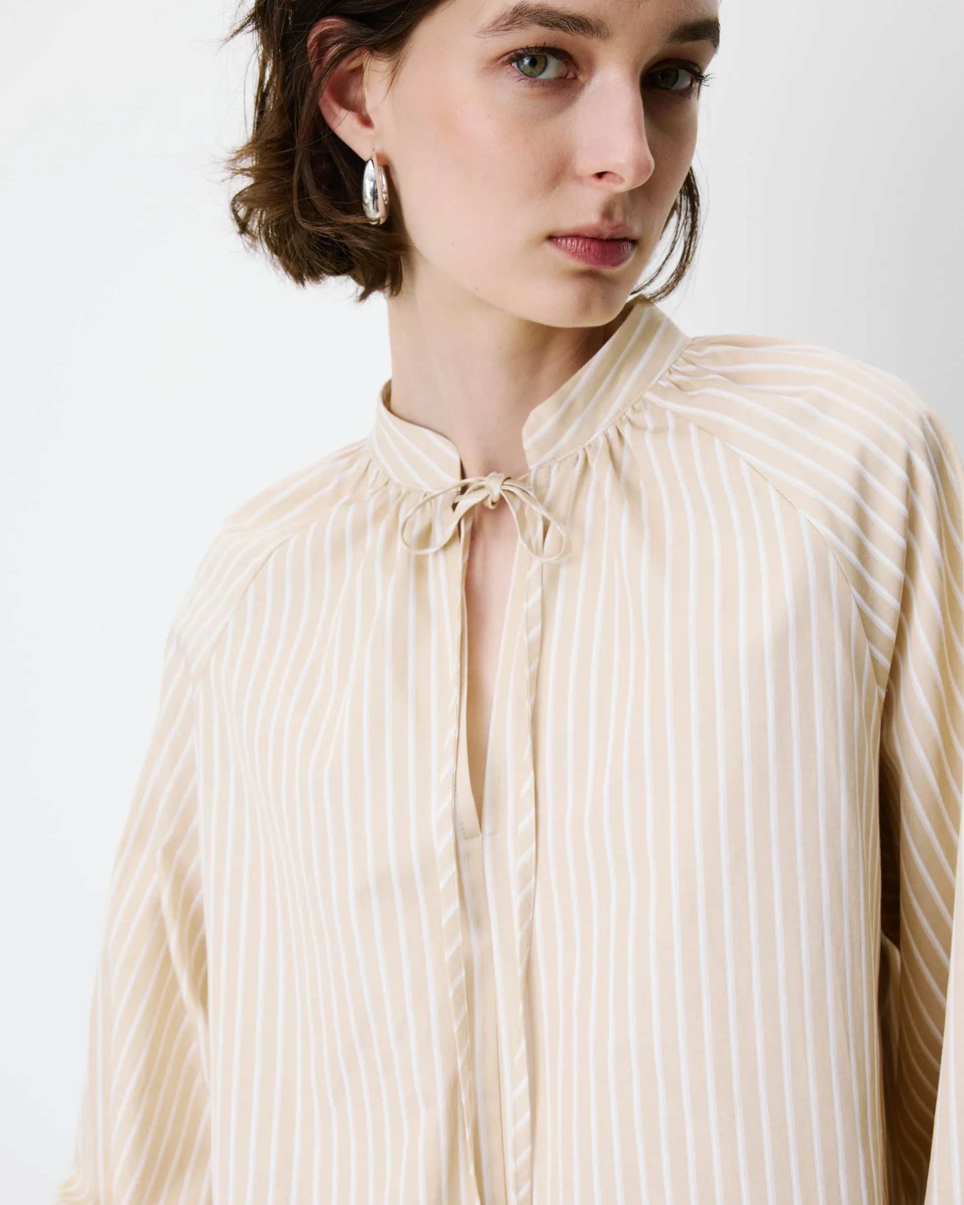 Blouse à rayures col mao à nouer beige Albane