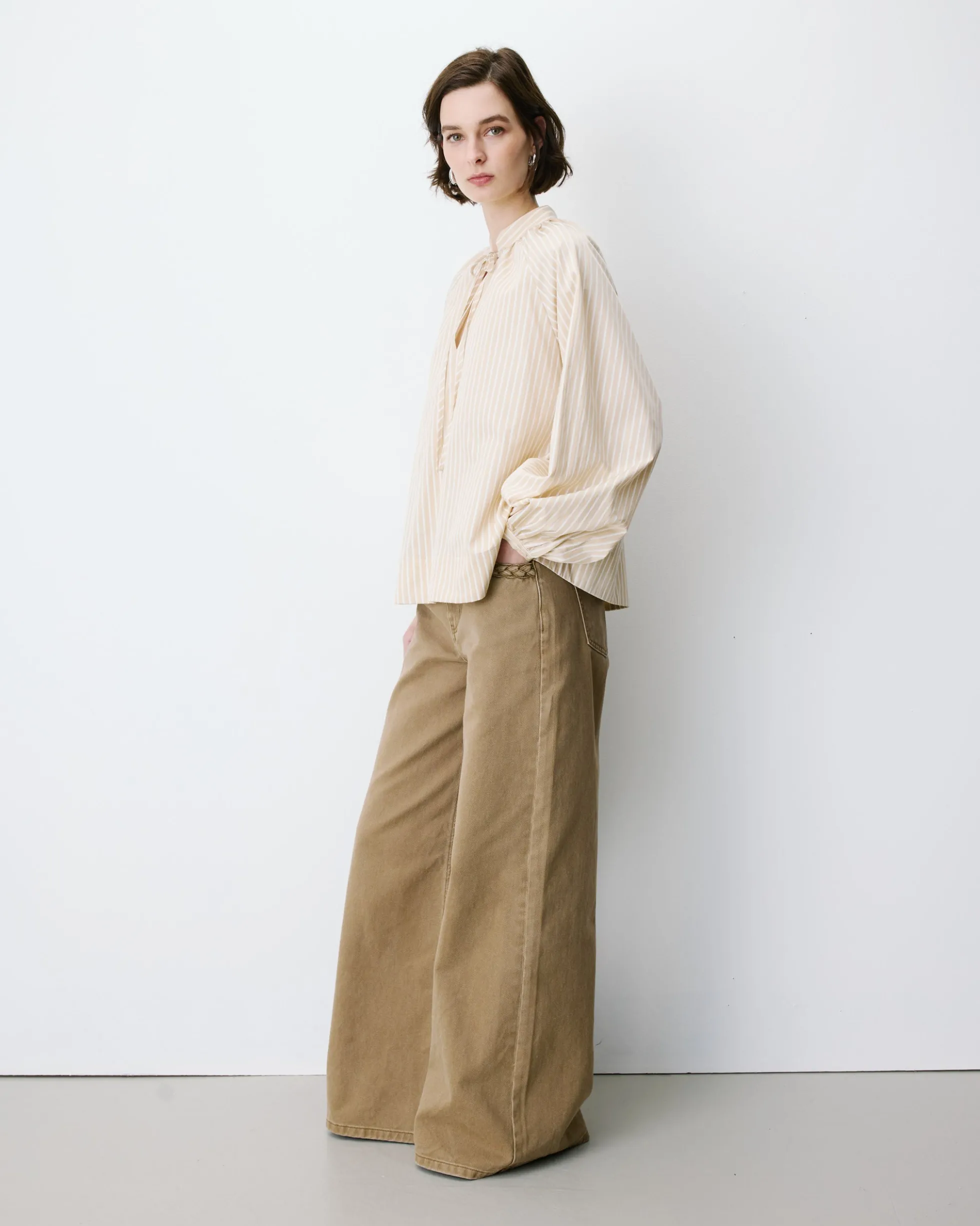 Blouse à rayures col mao à nouer beige Albane