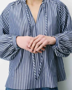 Blouse à rayures col mao à nouer marine Albane