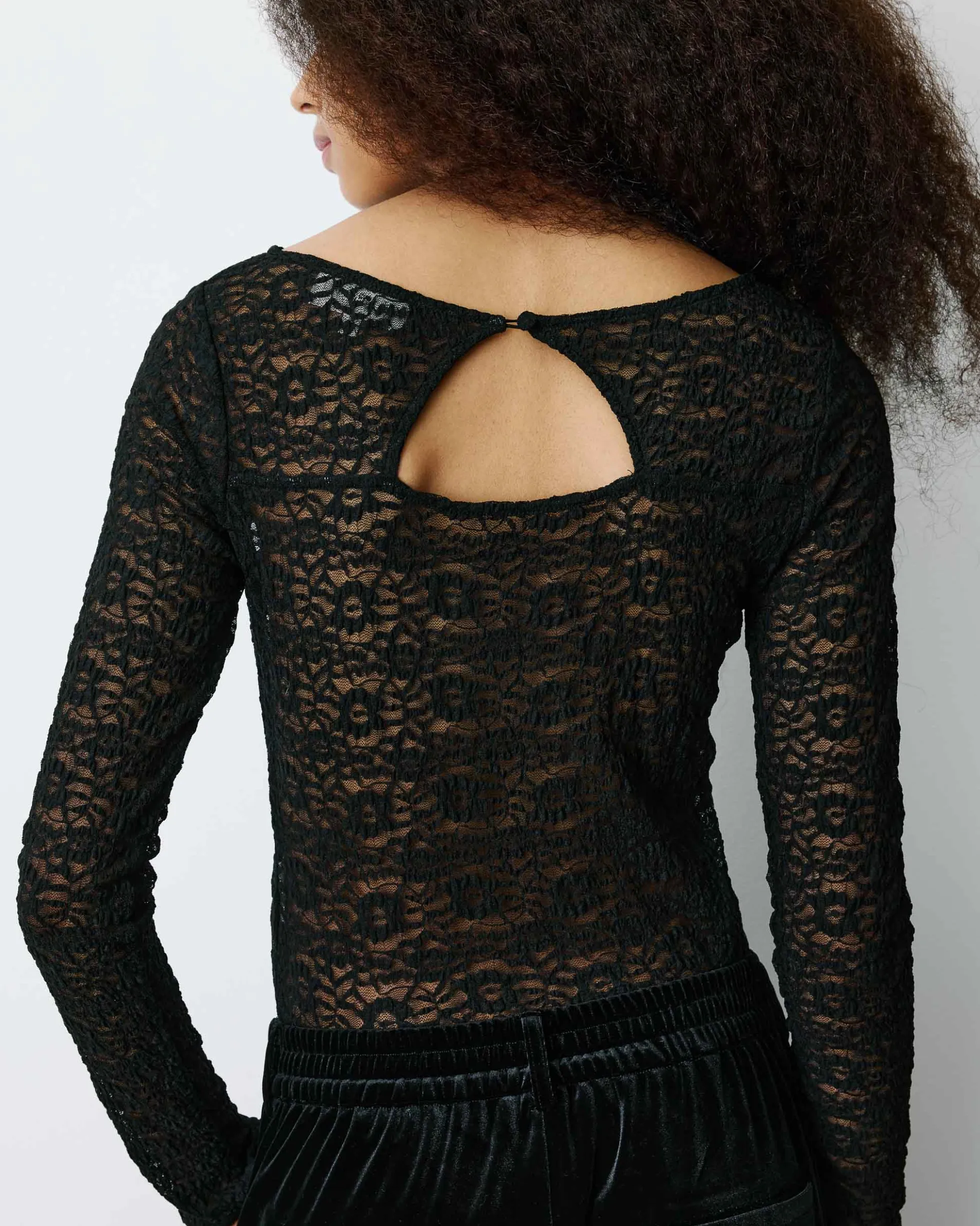 Body seconde peau en dentelle manches longues noir Bolero