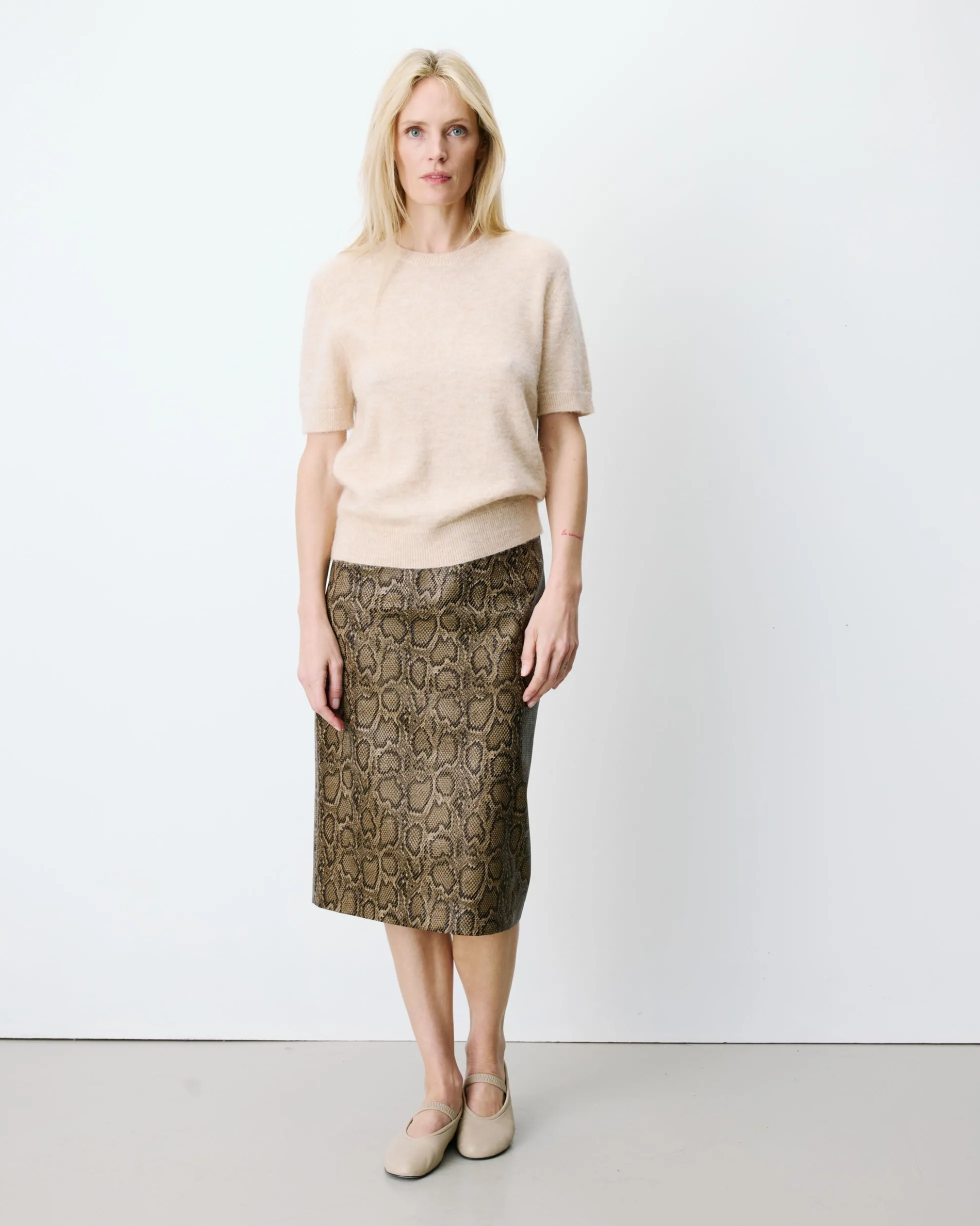 Cardigan manches courtes col rond beige Akarios