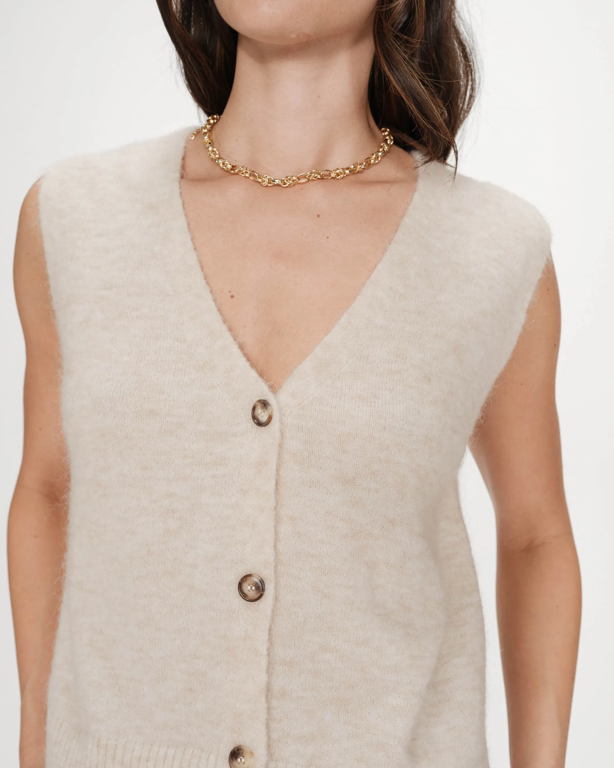 Cardigan sans manches boutonné col V sable Nars