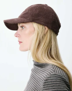 Casquette en velours côtelé logo chocolat Alona