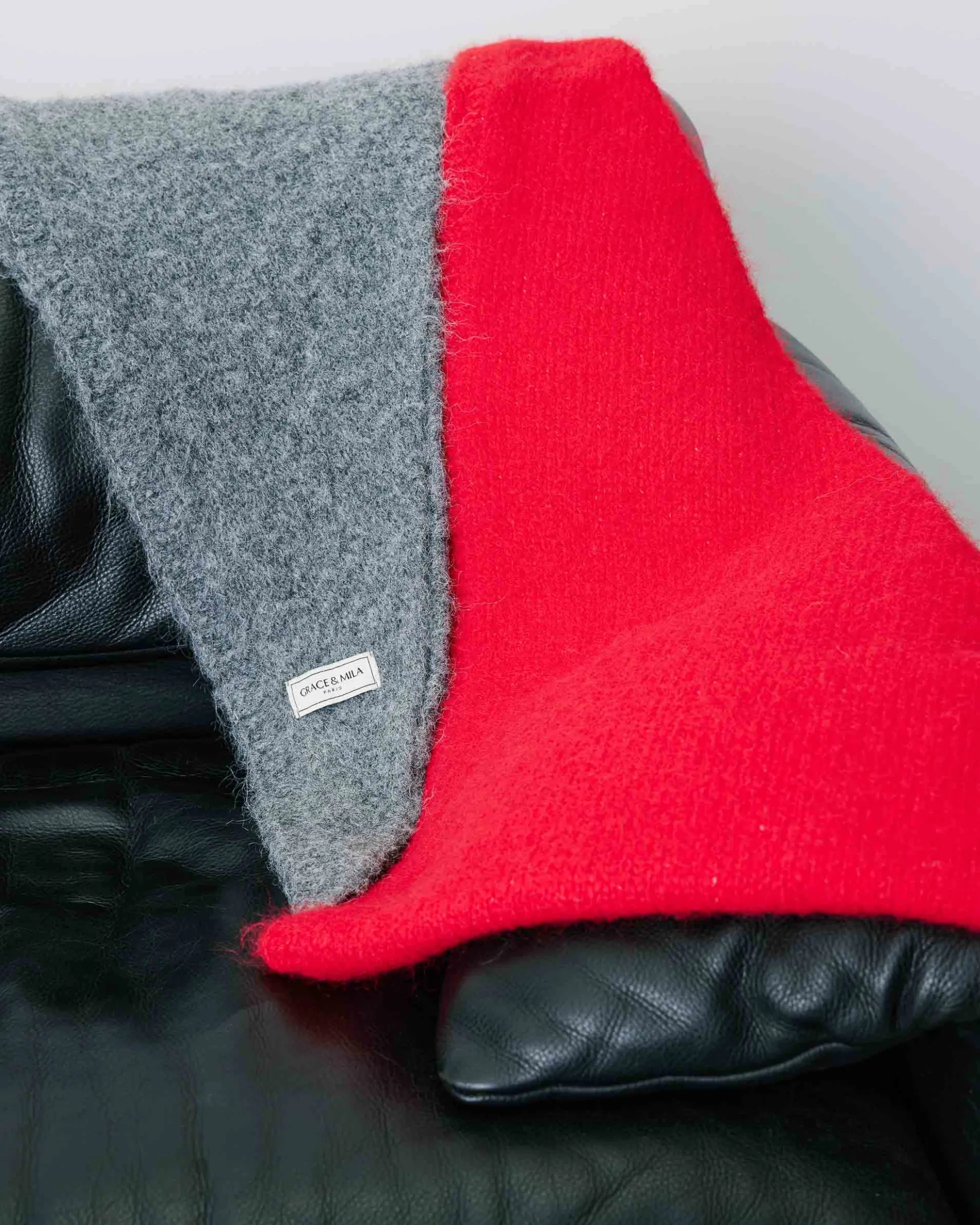Écharpe triangulaire en maille rouge Bonnie