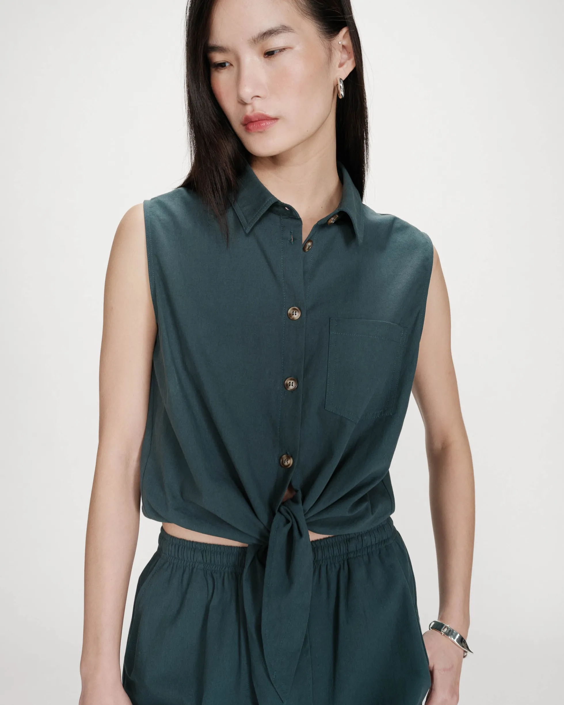 Chemise cintrée en coton à nouer devant emeraude Vero