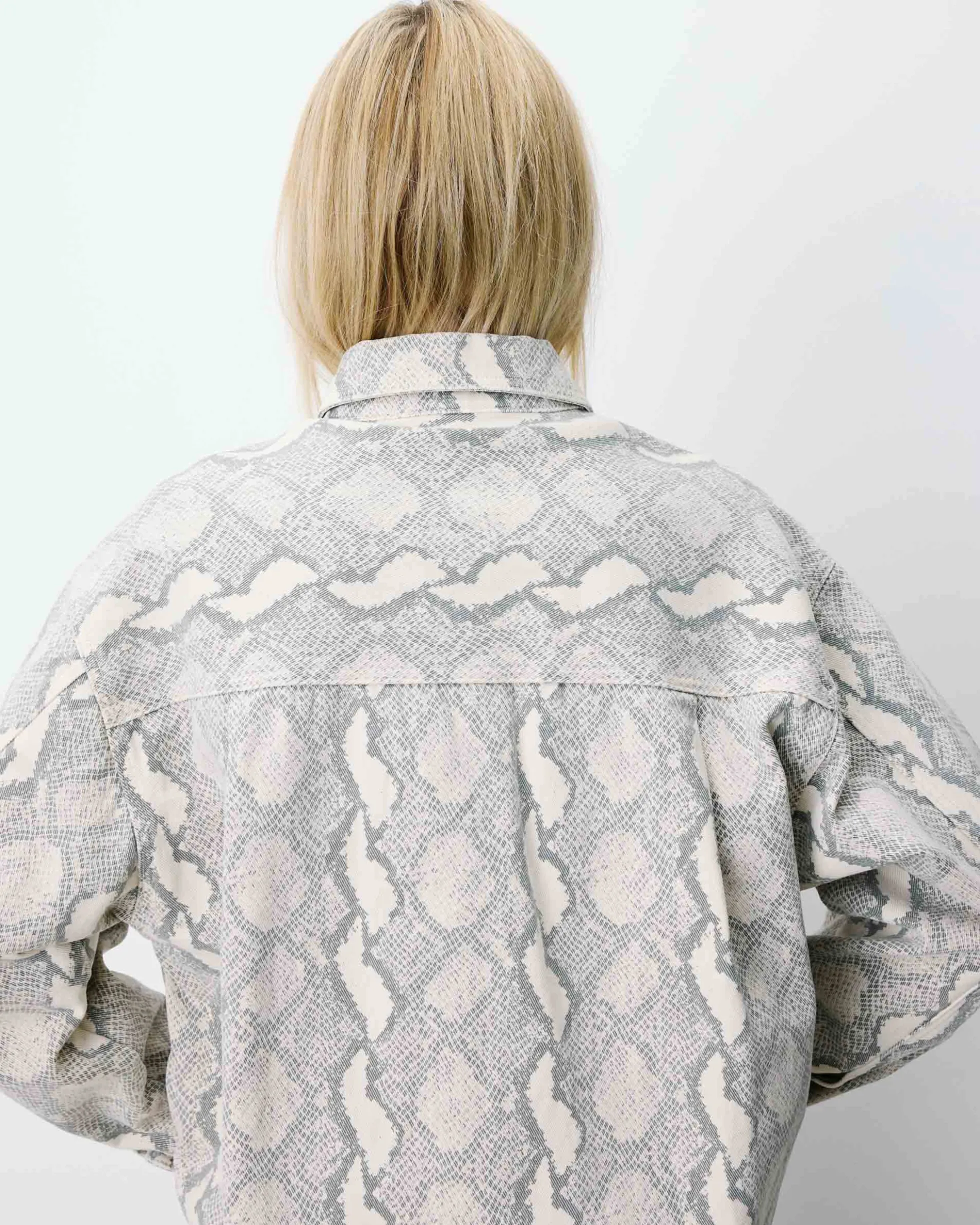 Chemise en denim à motif python Adriana