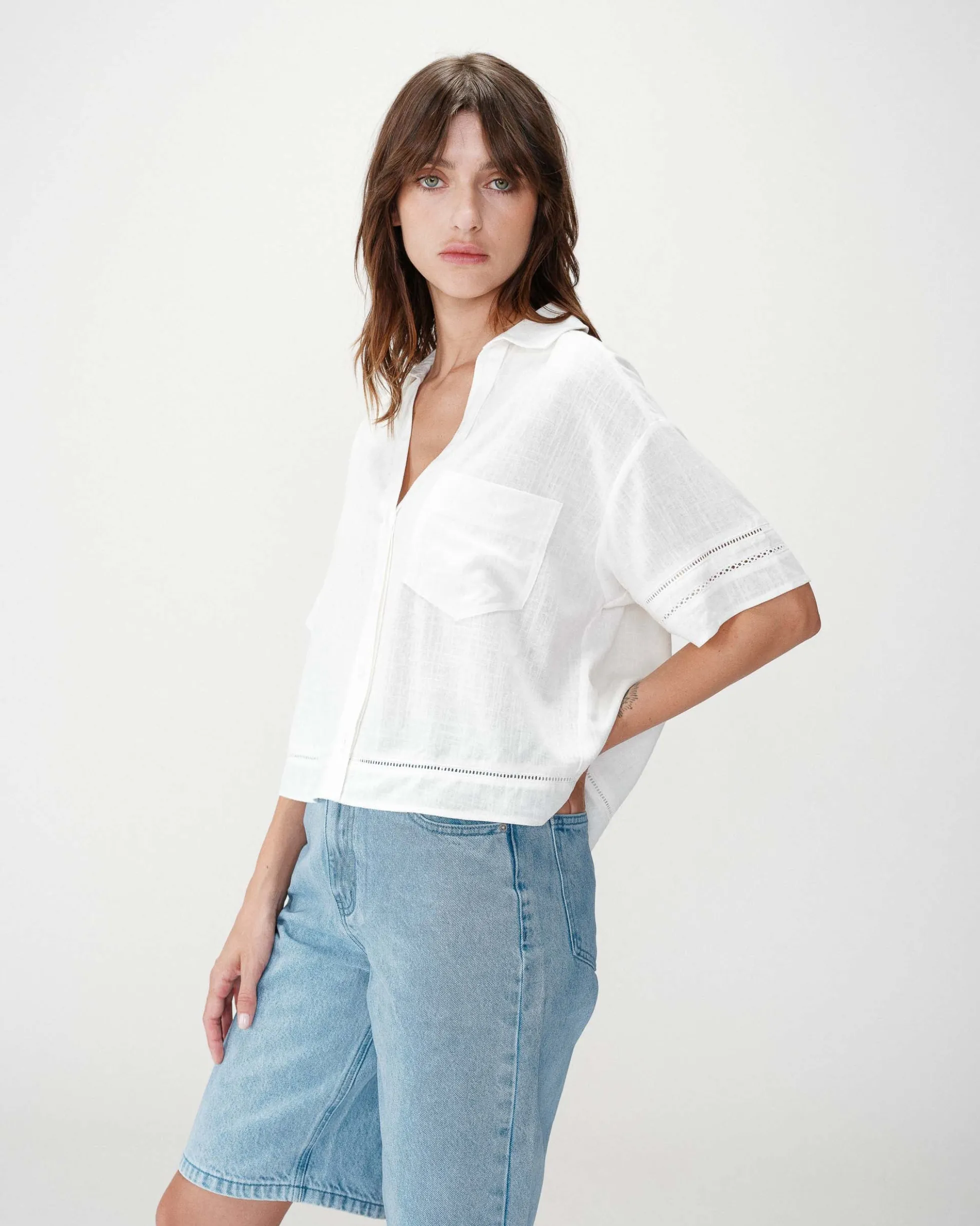 Chemise large manches courtes détails dentelle white Winka