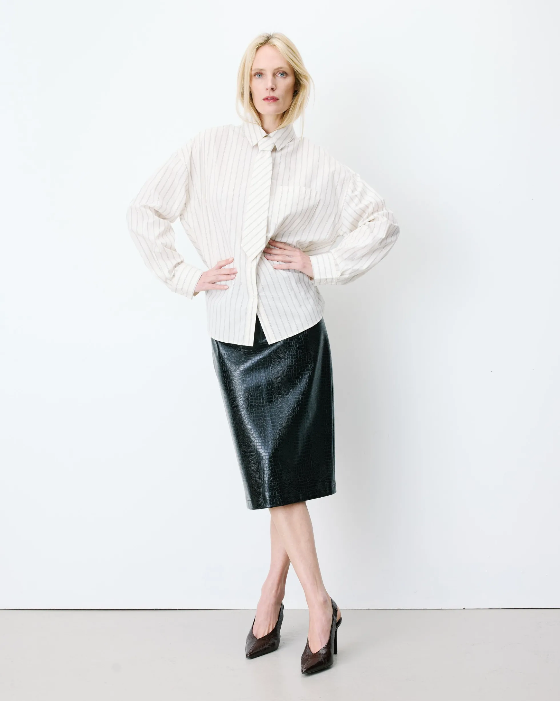 Chemise oversize à cravate amovible ecru Athena