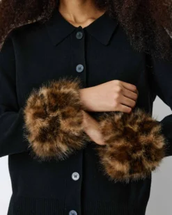 Gilet en maille poignets fausse fourrure noir Bambino