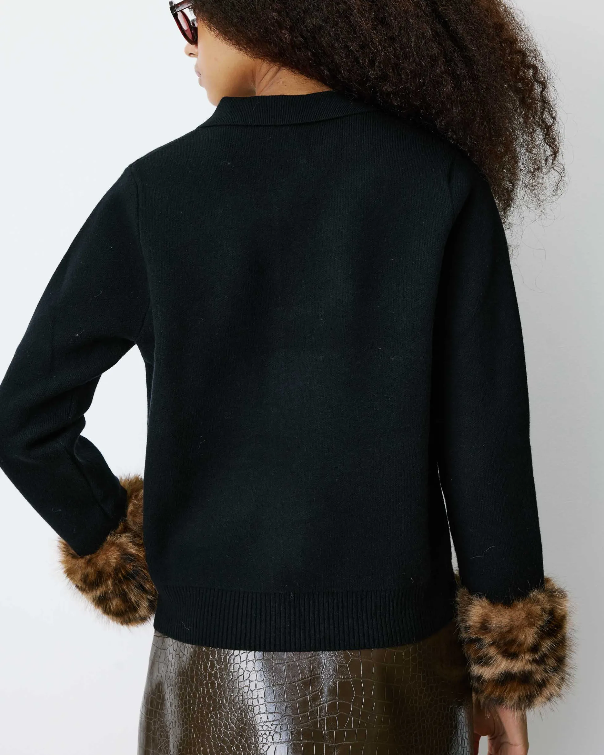 Gilet en maille poignets fausse fourrure noir Bambino