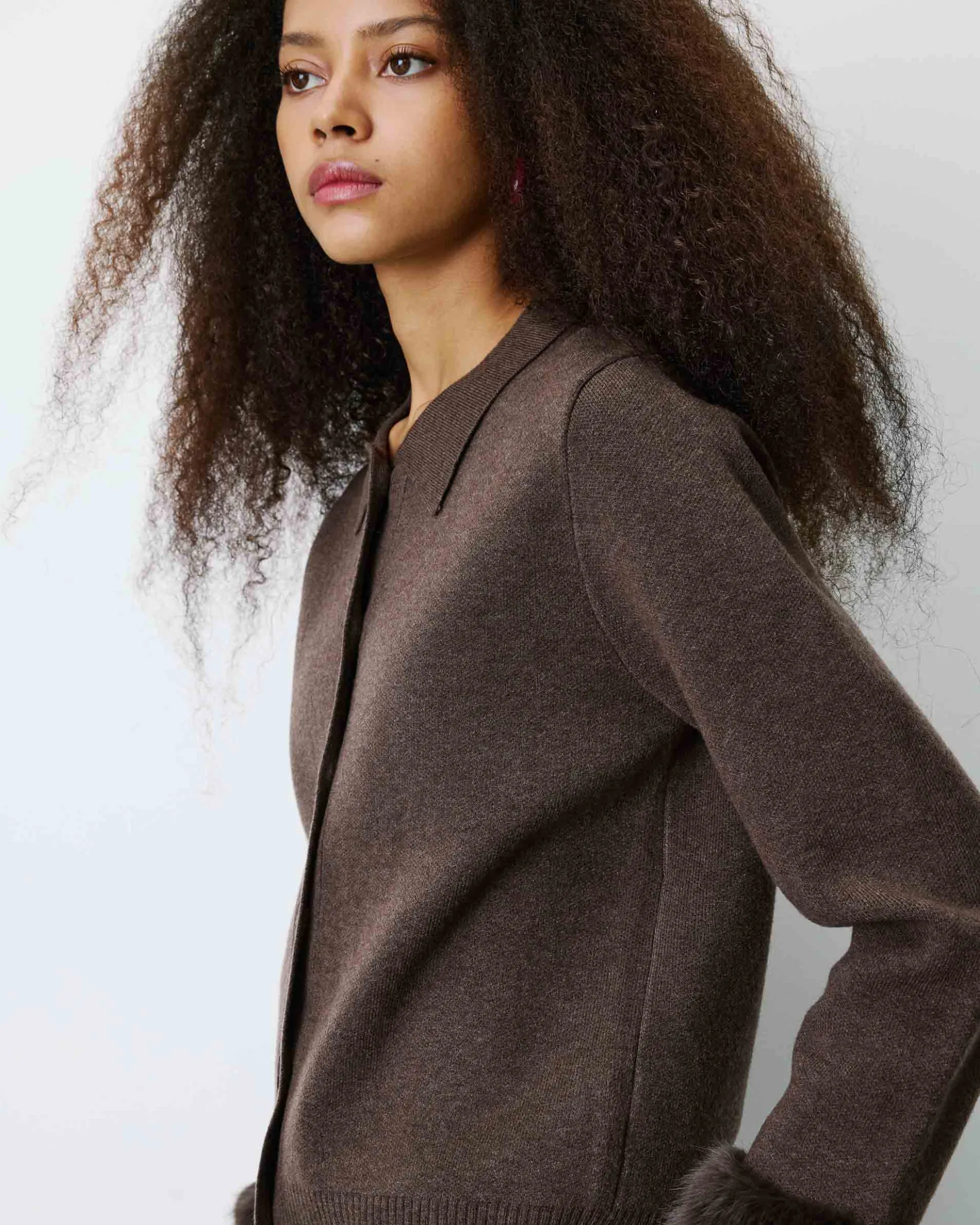 Gilet en maille poignets fausse fourrure chocolat Bambino