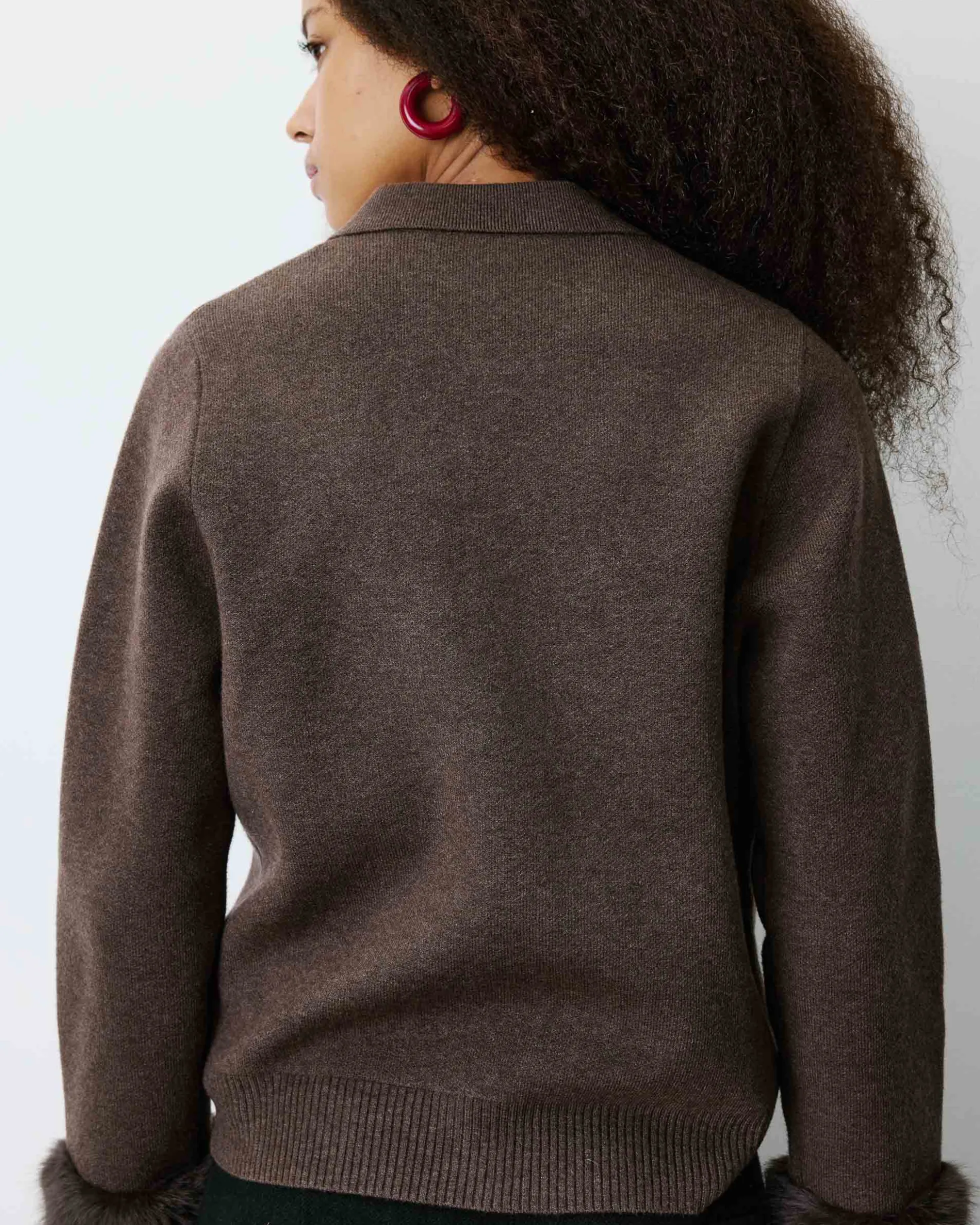 Gilet en maille poignets fausse fourrure chocolat Bambino