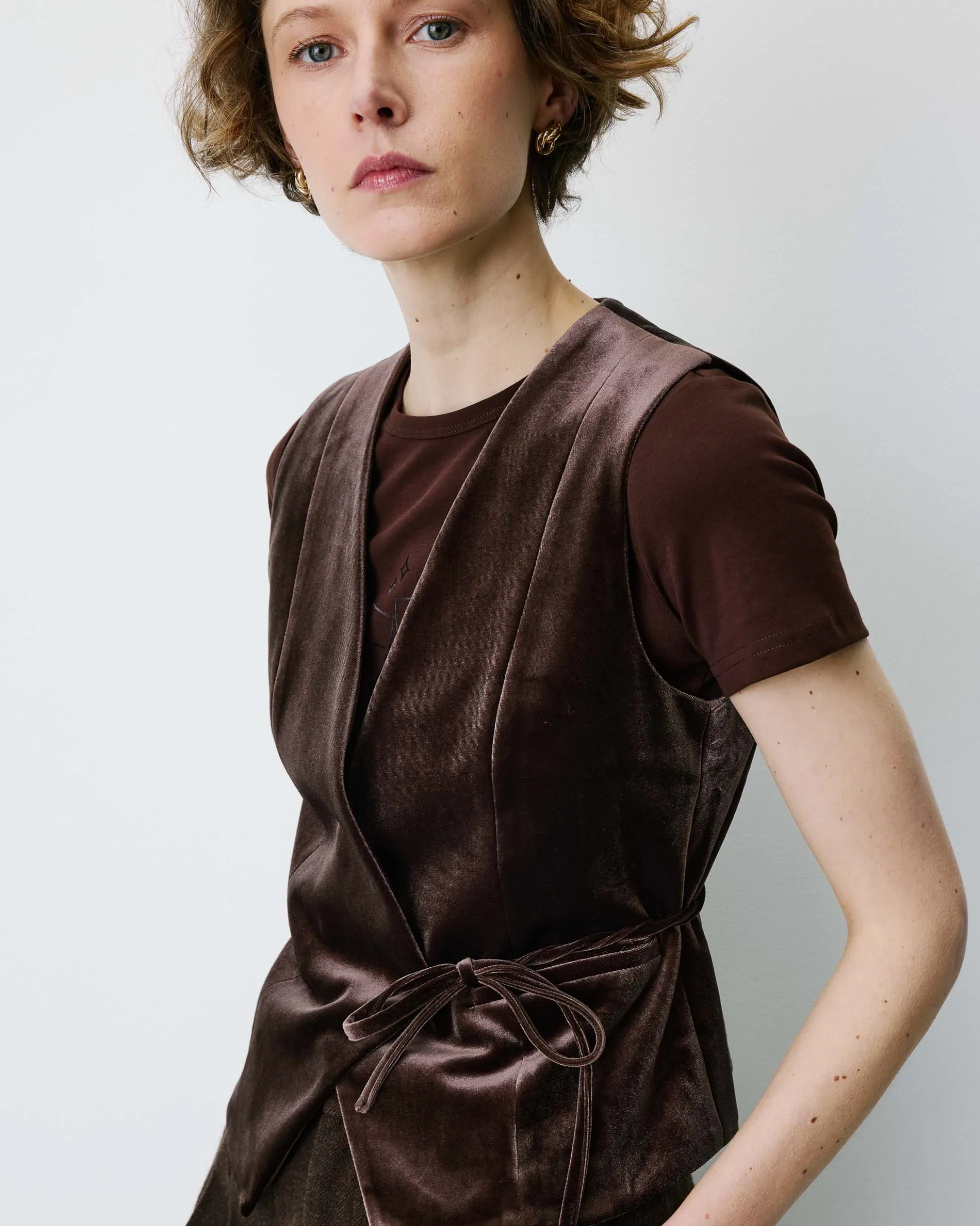 Gilet tailleur velours sans manches à nouer chocolat Benny