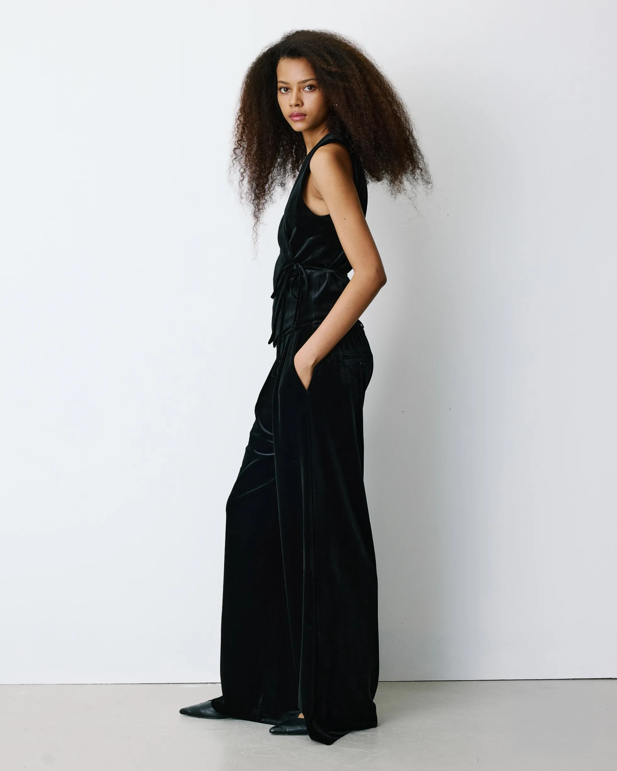 Gilet tailleur velours sans manches à nouer noir Benny