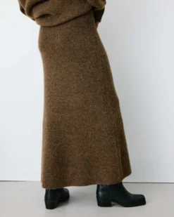 Jupe longue évasée en maille taille haute chocolat Aluna