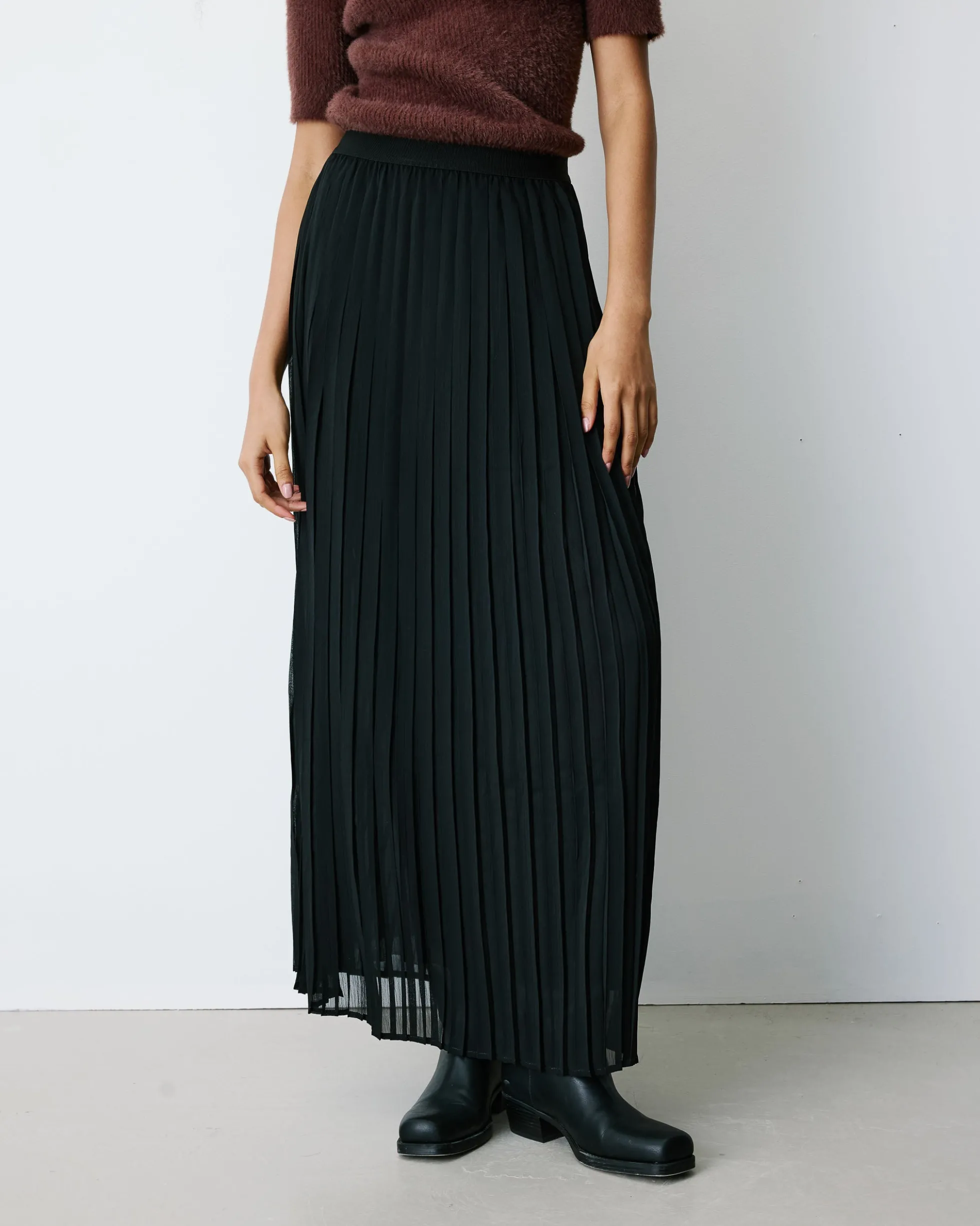Jupe plissée longue en mousseline noir Baila