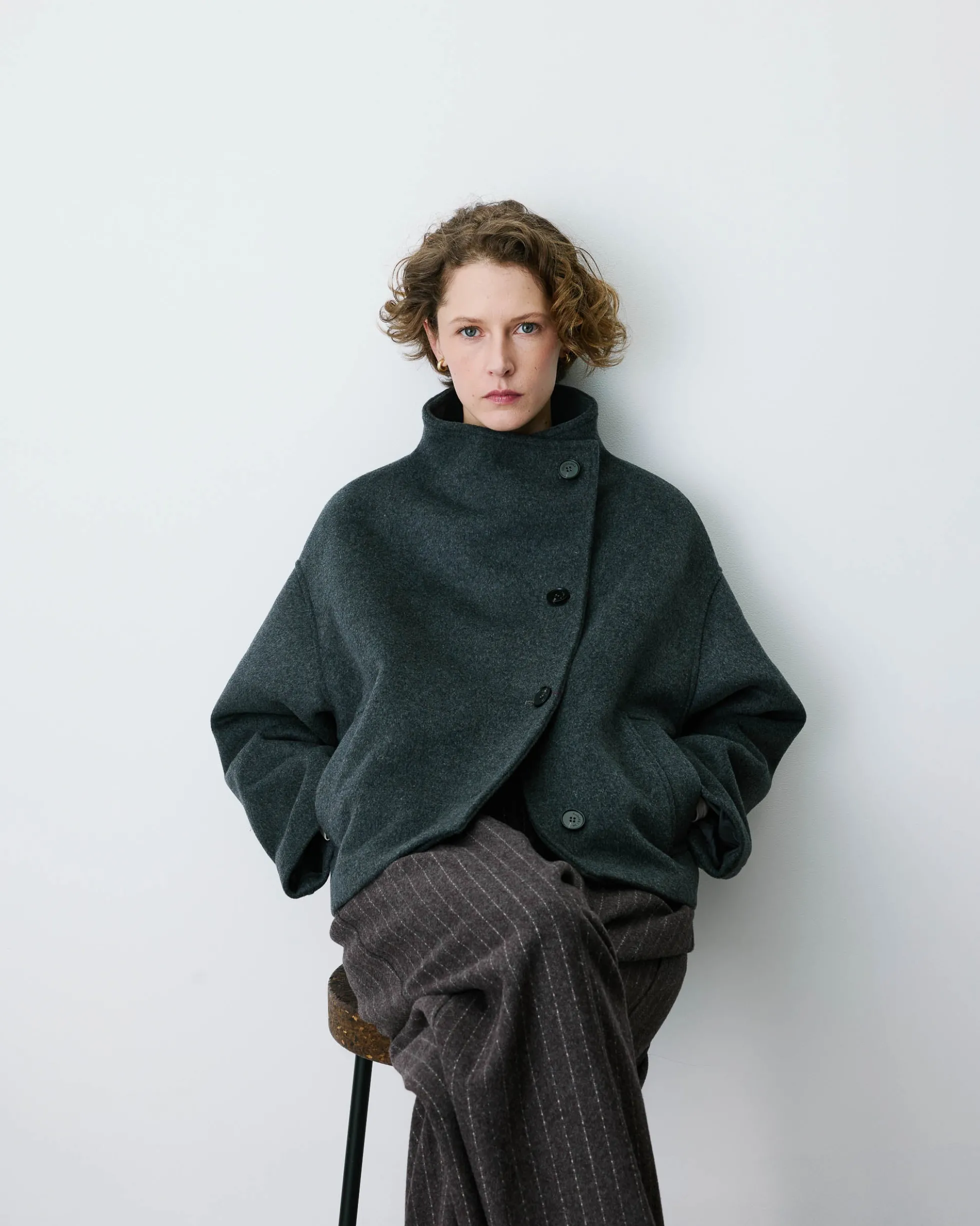 Manteau court col cheminée en laine mélangée anthracite Blanca