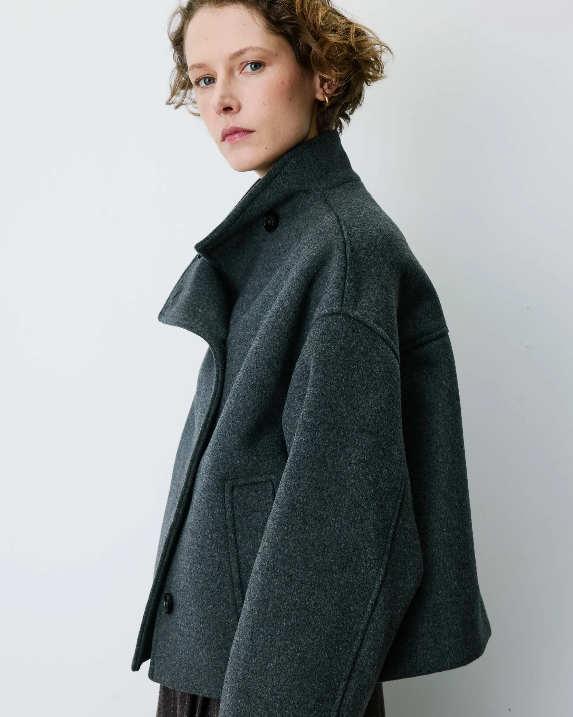 Manteau court col cheminée en laine mélangée anthracite Blanca