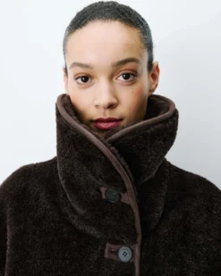 Manteau en fausse fourrure oversize boutonné chocolat Amelio
