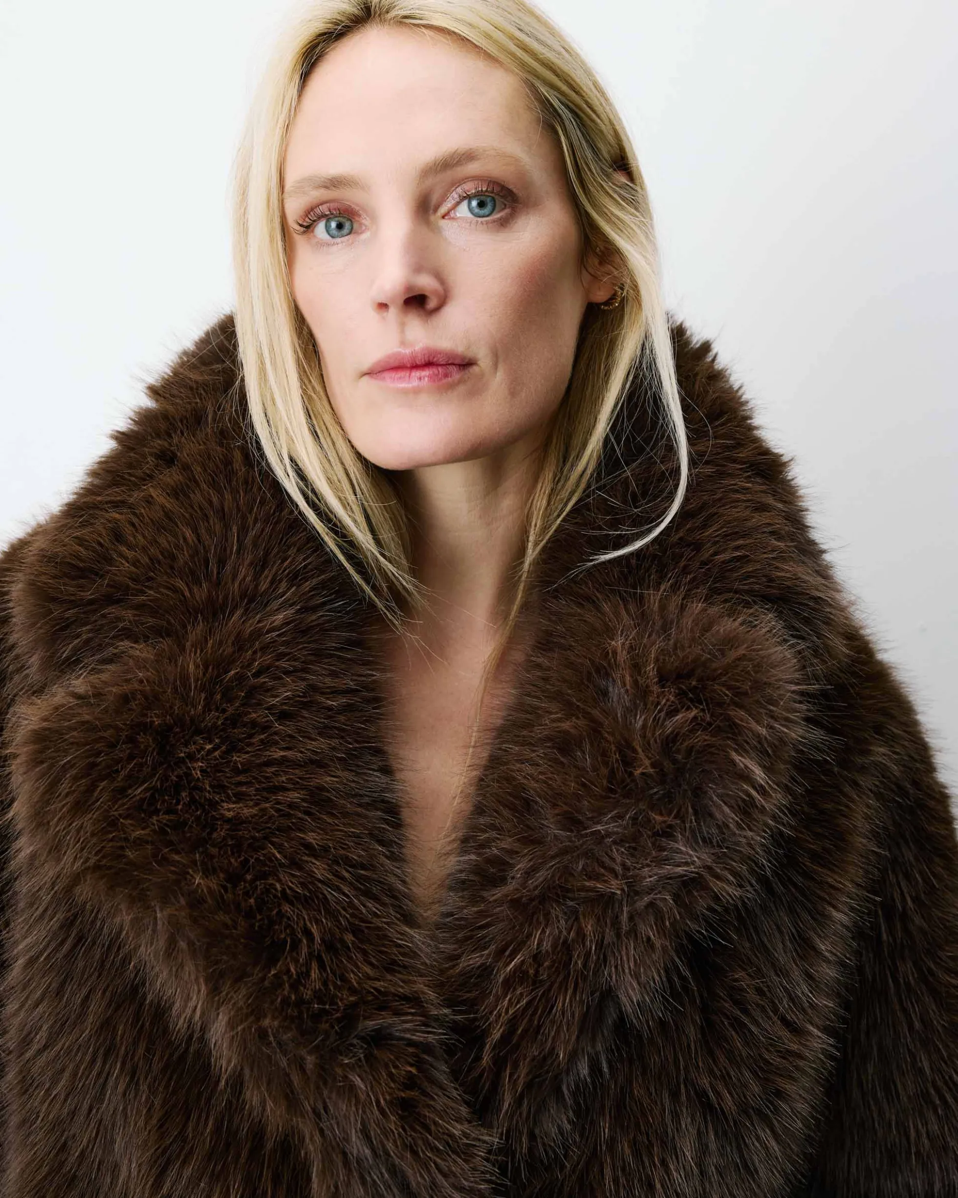 Manteau fausse fourrure croisé chocolat Amy