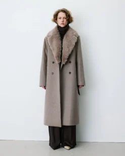 Manteau long croisé col en fausse fourrure grege Beryl