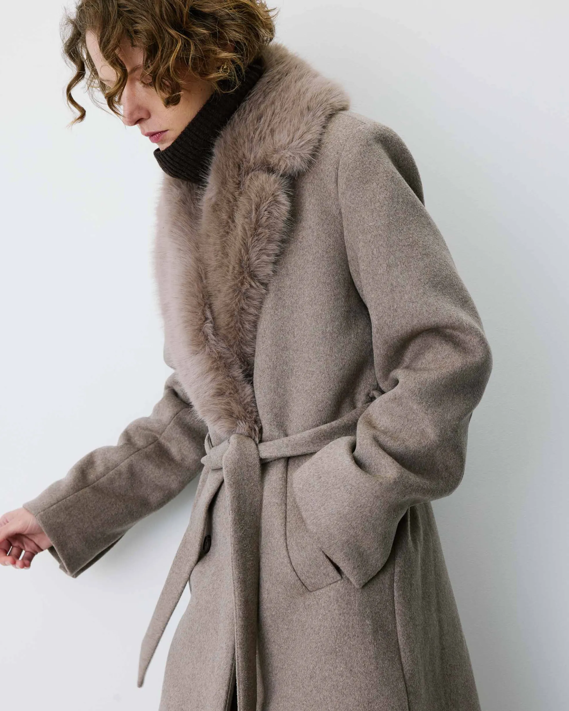 Manteau long croisé col en fausse fourrure grege Beryl