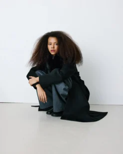 Manteau long croisé col en fausse fourrure noir Beryl