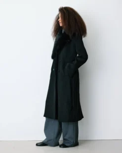 Manteau long croisé col en fausse fourrure noir Beryl
