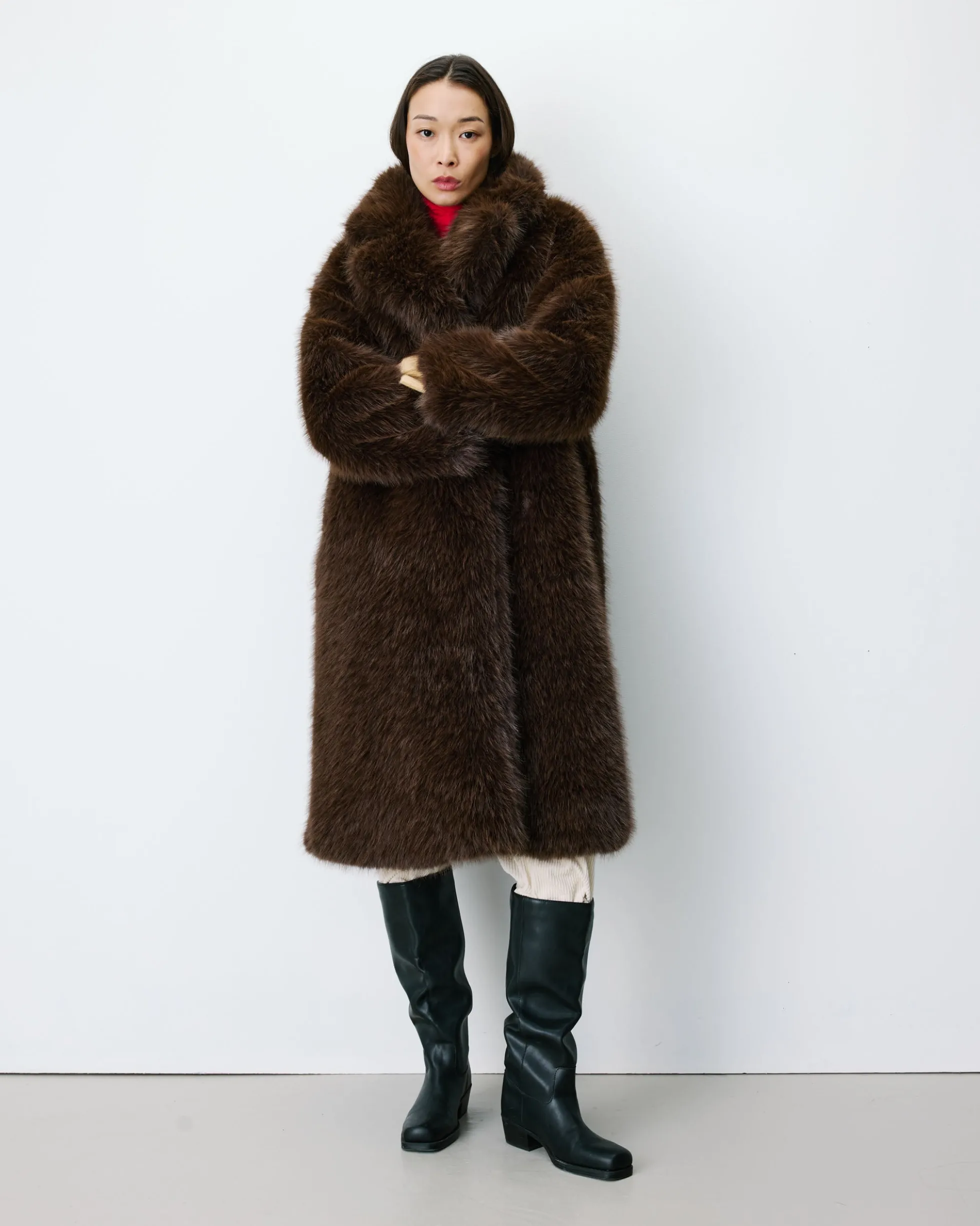 Manteau long oversize en fausse fourrure chocolat Alara