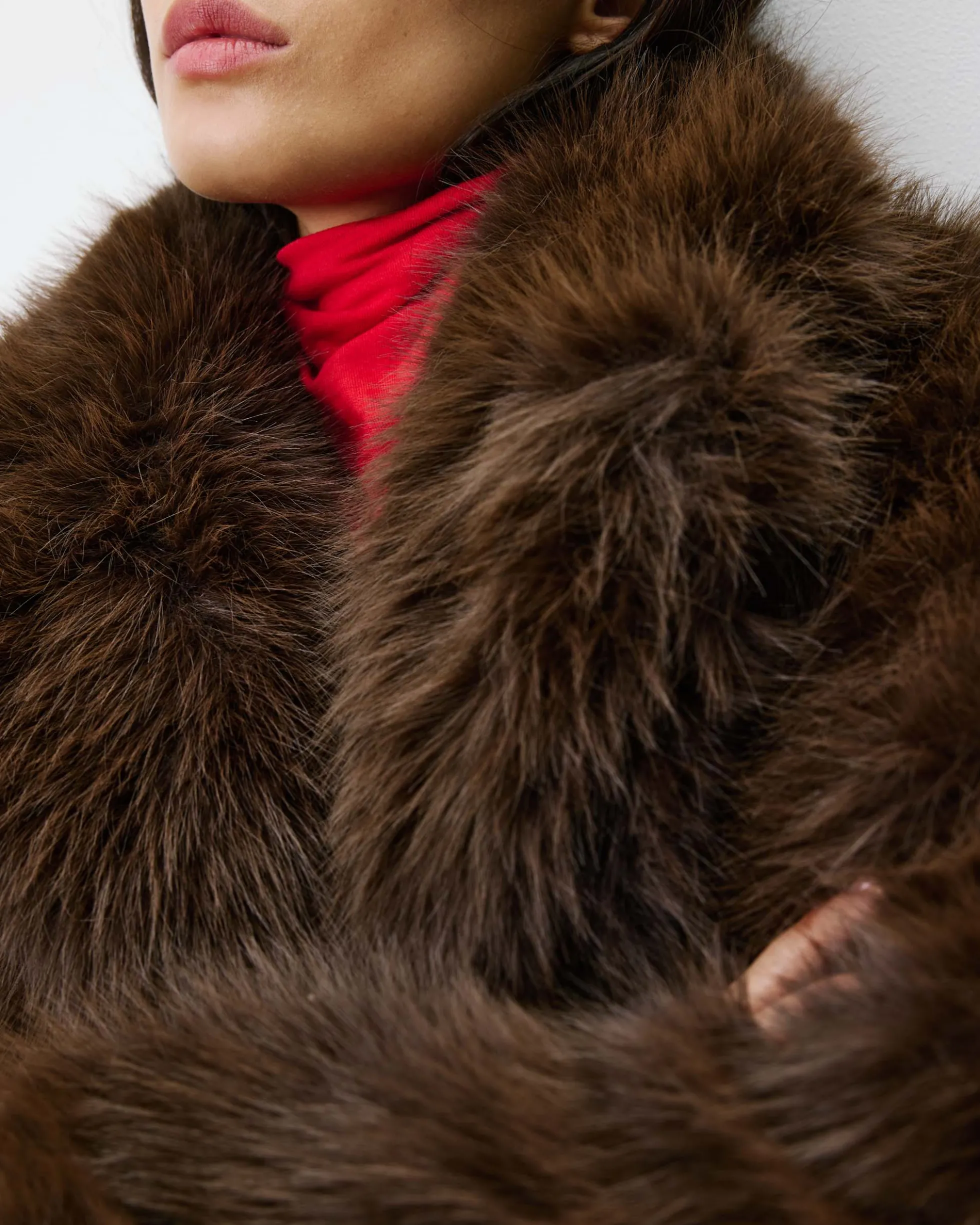 Manteau long oversize en fausse fourrure chocolat Alara
