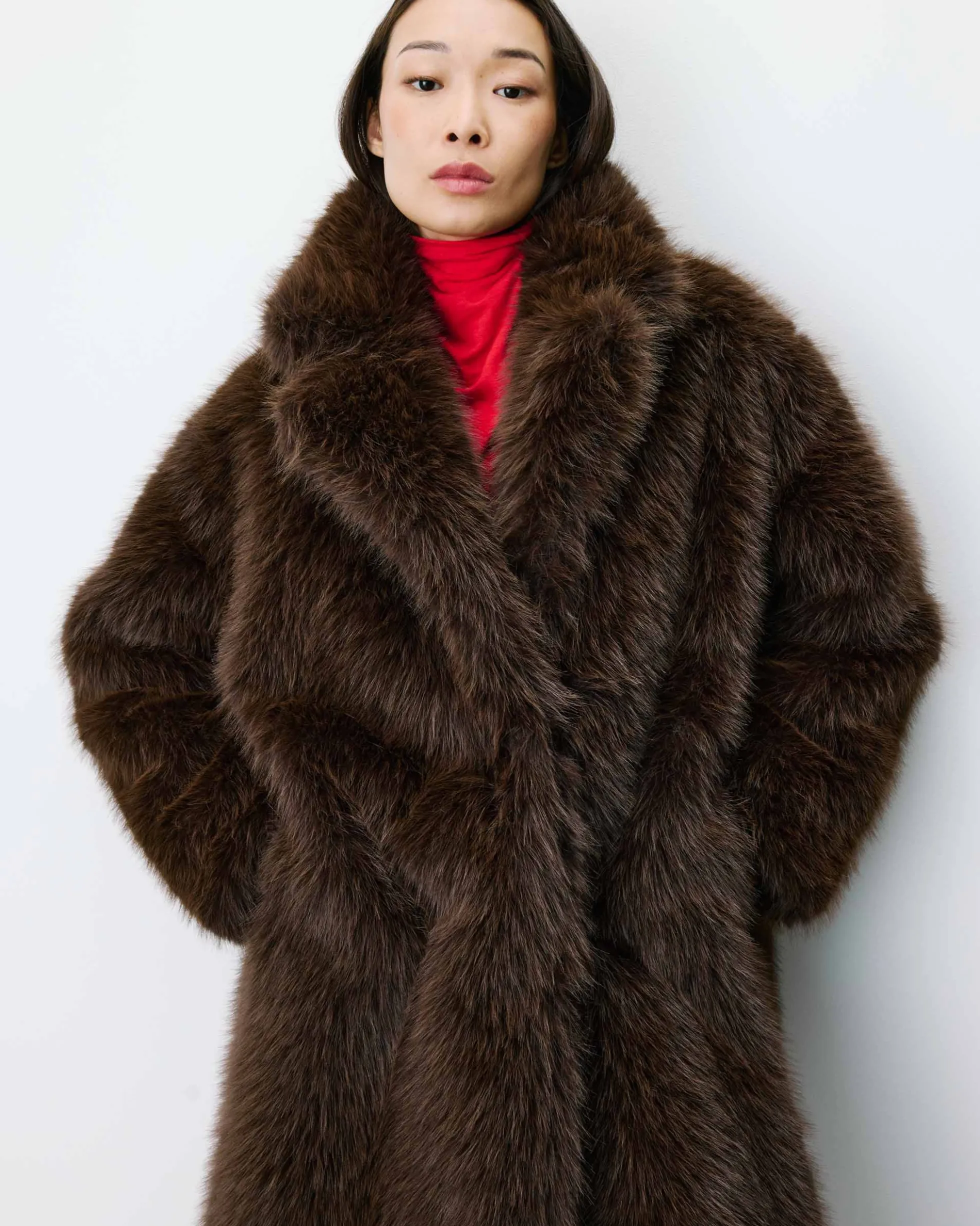 Manteau long oversize en fausse fourrure chocolat Alara