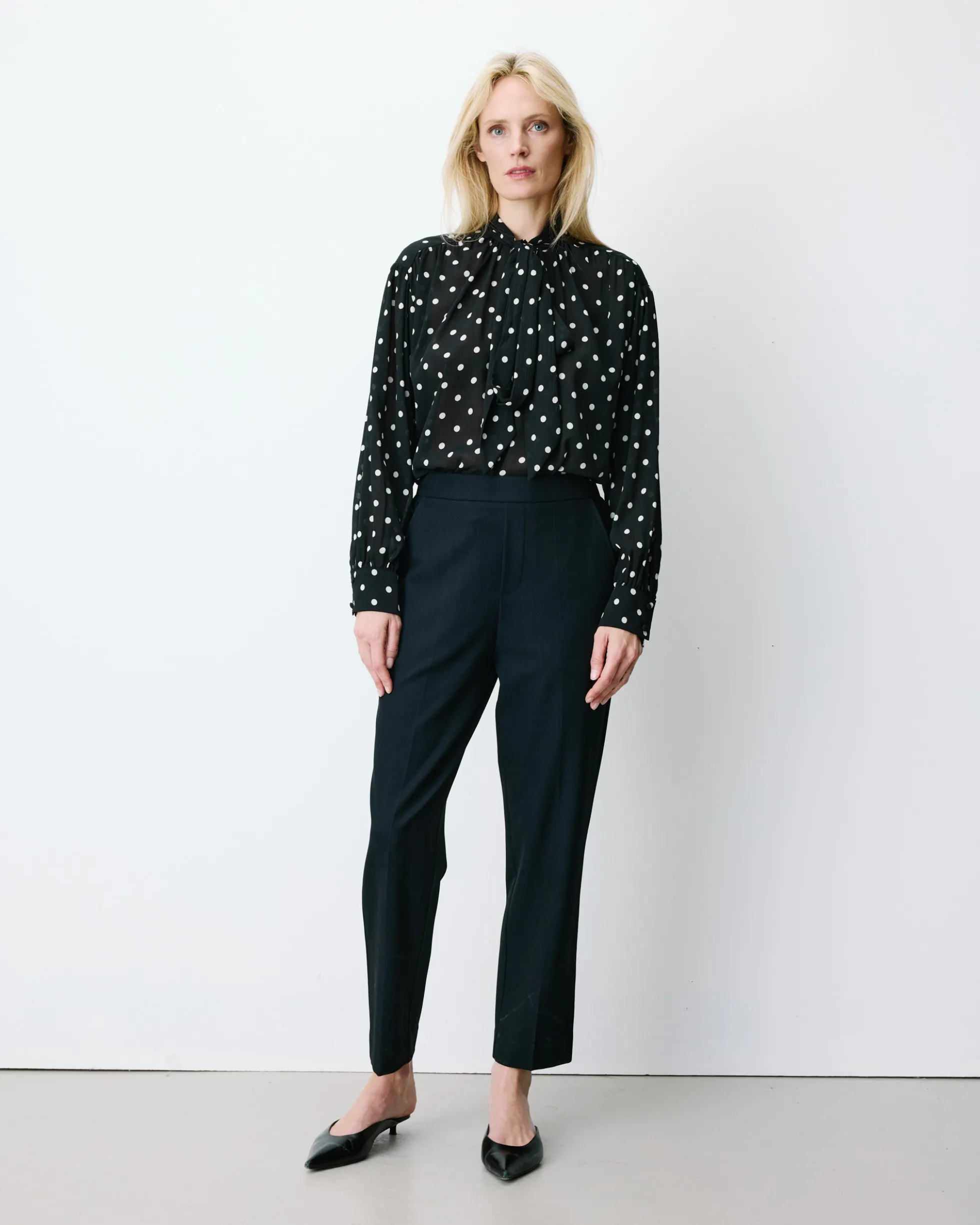 Pantalon cigarette court taille haute marine Armstrong