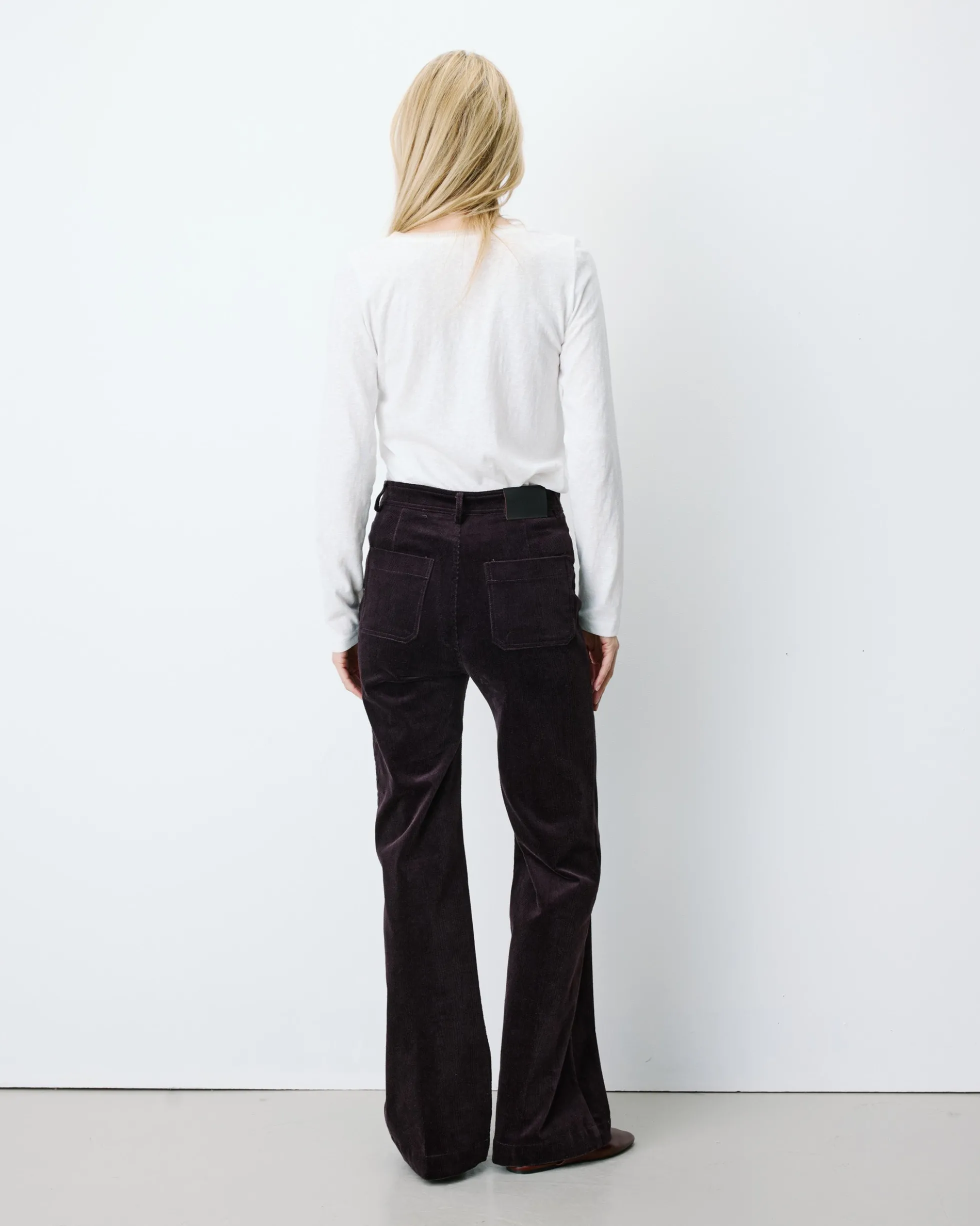 Pantalon droit velours côtelé aubergine Alban