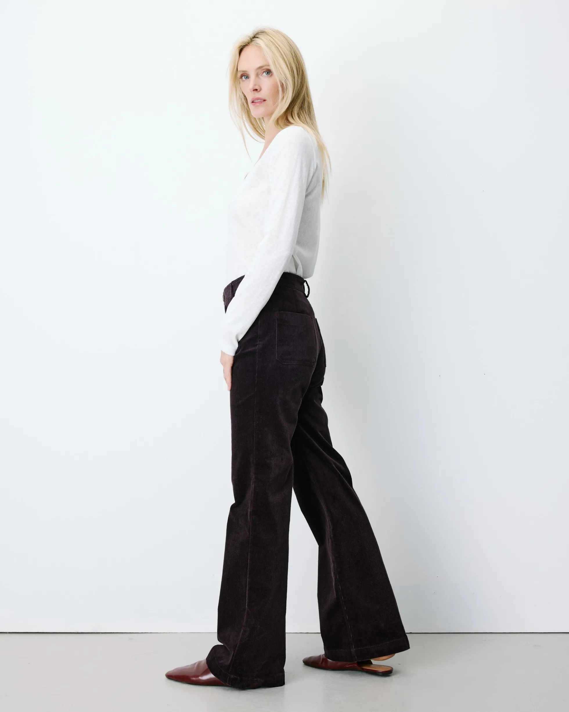 Pantalon droit velours côtelé aubergine Alban