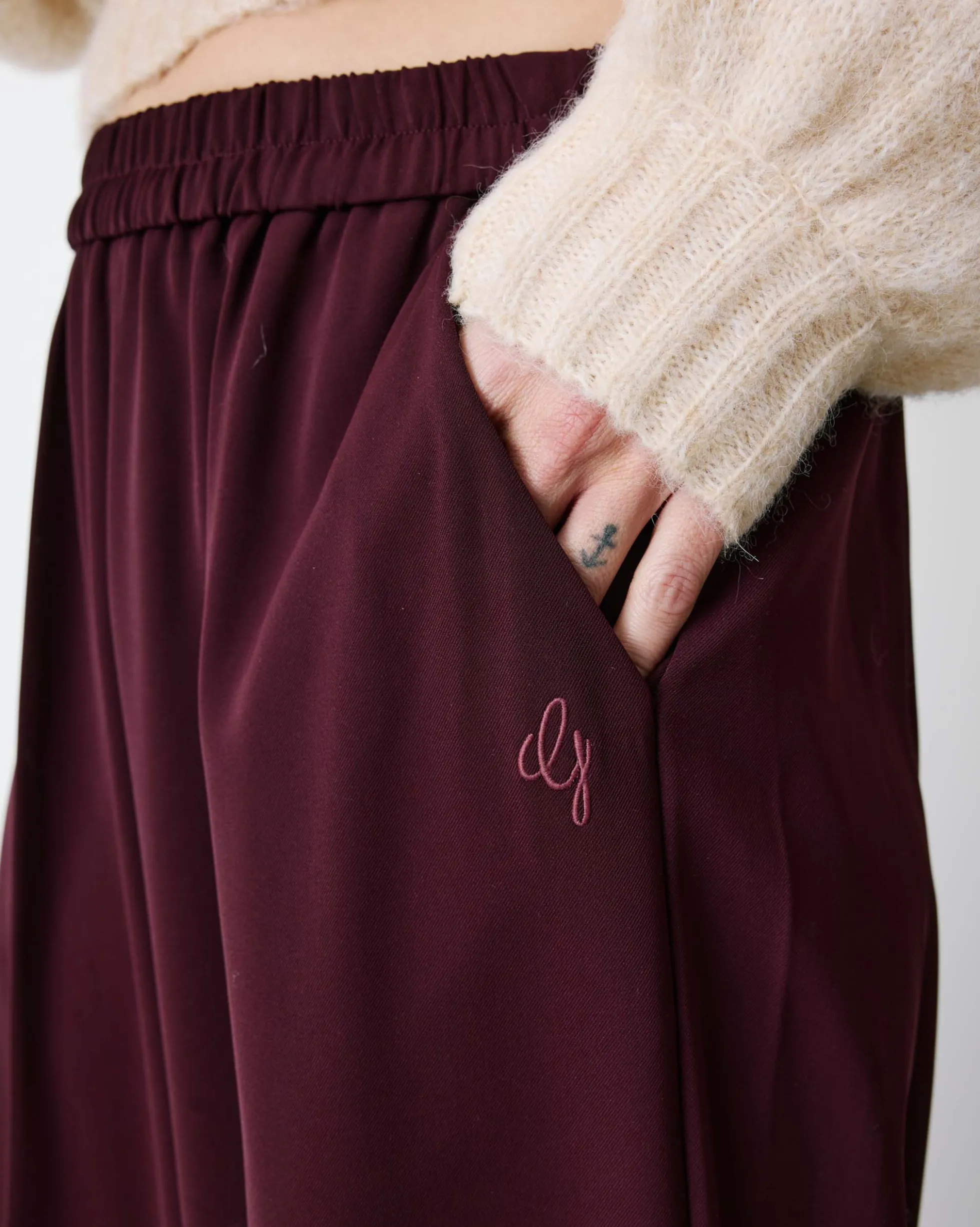 Pantalon fluide jambe large taille mi-haute aubergine Noblesse