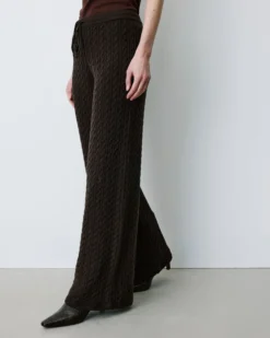 Pantalon large en maille texturée chocolat Bilo