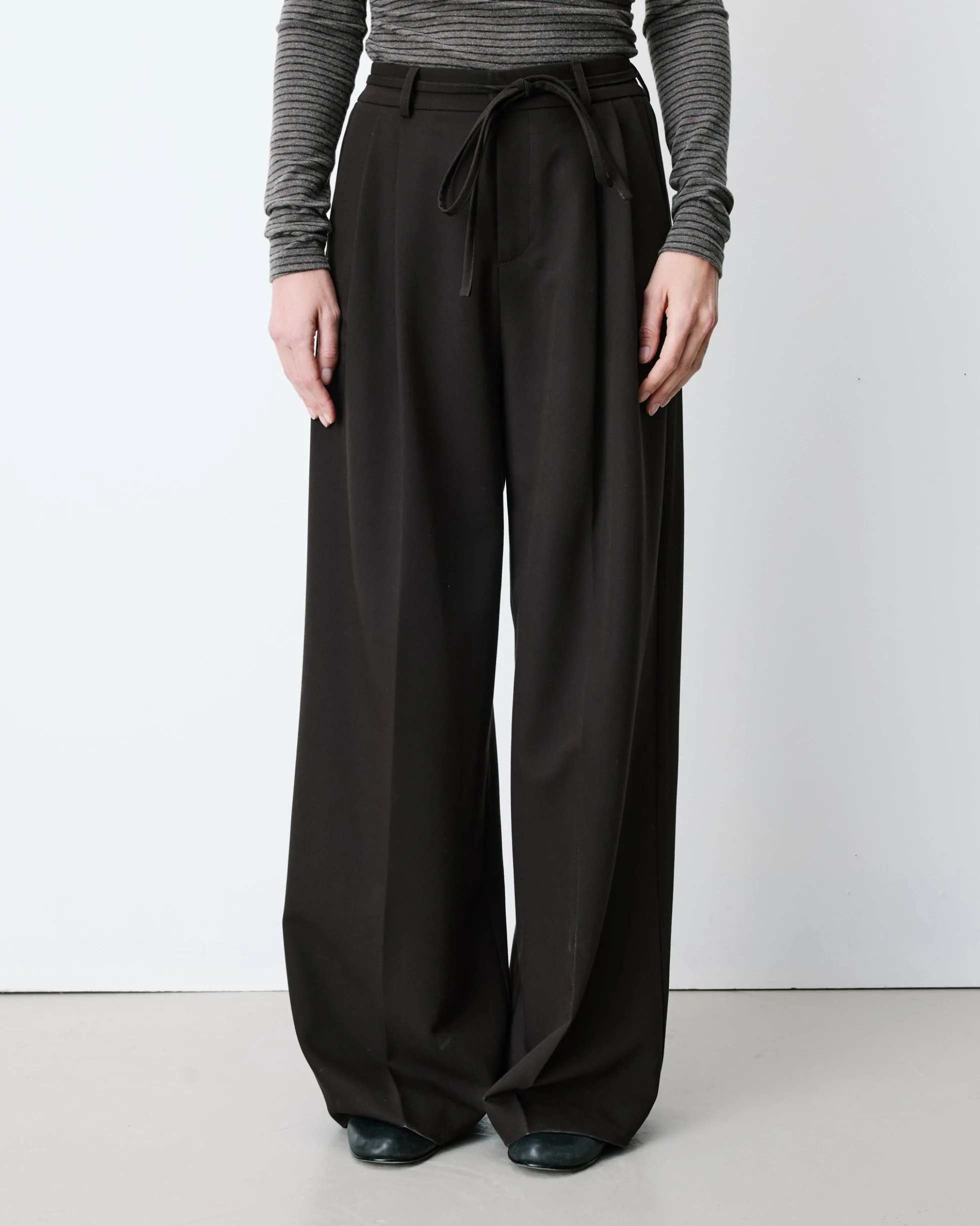 Pantalon tailleur ample ceinture nouable chocolat Ardoise